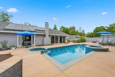 Exterior - 745 Black Hawk Cir, Vista, CA 92081 photo 6 of 13