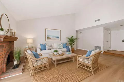 Living - 745 Black Hawk Cir, Vista, CA 92081 photo 3 of 4