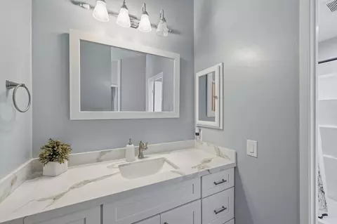 Bath - 745 Black Hawk Cir, Vista, CA 92081 photo 2 of 4