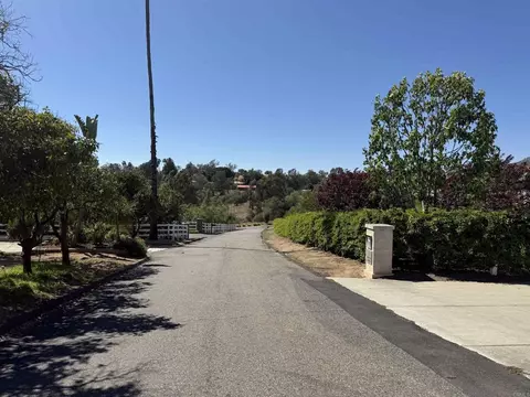 Hawks View Way, Fallbrook, CA 92028 photo 16