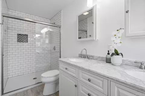 Bath - 7212 Colony Rd, La Mesa, CA 91942 photo 1 of 3