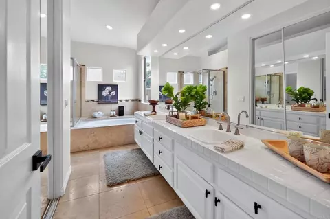 Bath - 4923 Amador Dr, Oceanside, CA 92056 photo 1 of 3