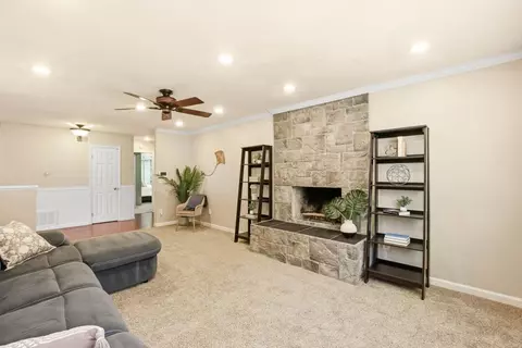 Living - 10029 Via Leslie, Santee, CA 92071 photo 2 of 5
