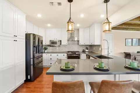 Kitchen - 10029 Via Leslie, Santee, CA 92071 photo 3 of 5