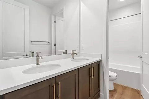 Bath - 3147 Smith Pl, Escondido, CA 92027 photo 5 of 7