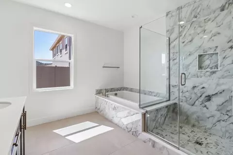 Bath - 3147 Smith Pl, Escondido, CA 92027 photo 2 of 7