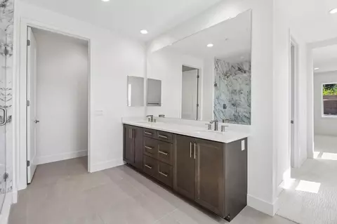 Bath - 3147 Smith Pl, Escondido, CA 92027 photo 4 of 7