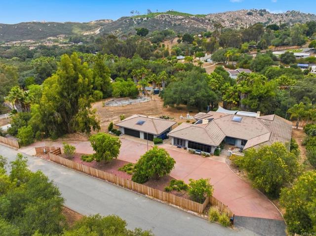 10190 Rayford Dr, Escondido, CA 92026