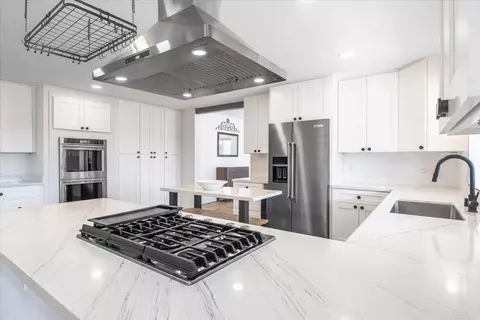 Kitchen - 2794 Alta Vista Dr, Fallbrook, CA 92028 photo 2 of 5