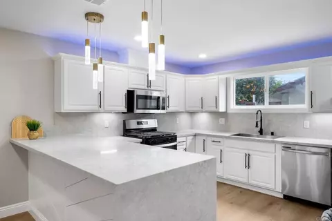 Kitchen - 13824 Powers Rd, Poway, CA 92064 photo 4 of 4