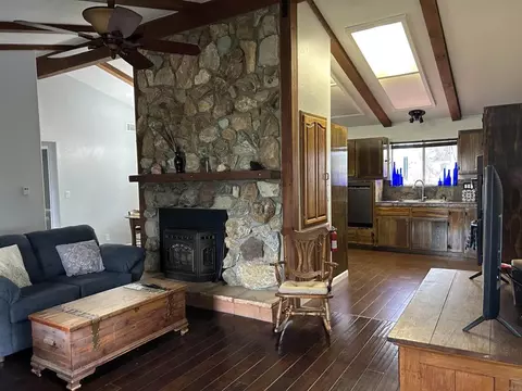 Living - 18461 Santa Anita St, Tehachapi, CA 93561 photo 1 of 2