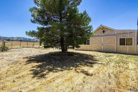 Exterior - 18461 Santa Anita St, Tehachapi, CA 93561 photo 6 of 6