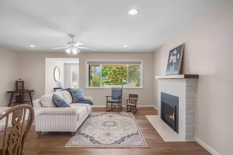 2211 Winterwarm Dr, Fallbrook, CA 92028 photo 2