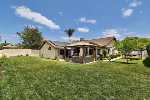 Exterior - 5417 Triple Crown Dr, Bonsall, CA 92003 photo 5 of 15