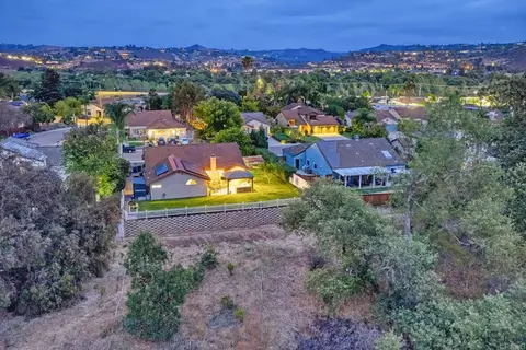 View/Area - 5417 Triple Crown Dr, Bonsall, CA 92003 photo 2 of 12