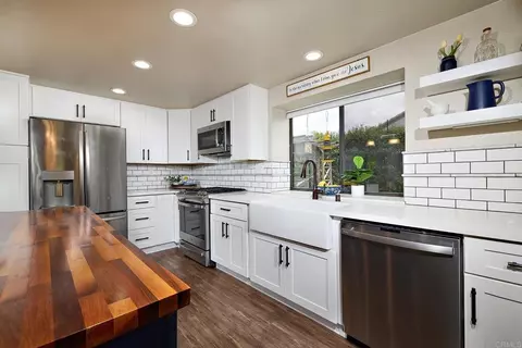 Kitchen - 5417 Triple Crown Dr, Bonsall, CA 92003 photo 2 of 3