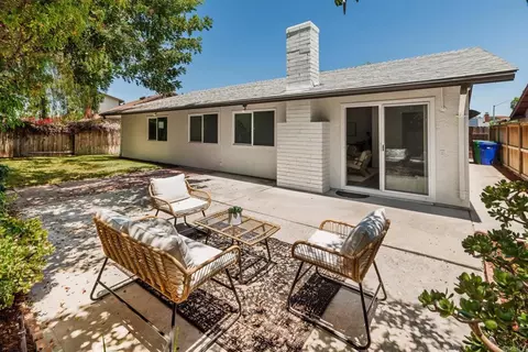 Exterior - 4229 Cielo Ave, Oceanside, CA 92056 photo 6 of 10