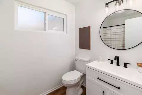 Bath - 4229 Cielo Ave, Oceanside, CA 92056 photo 1 of 2