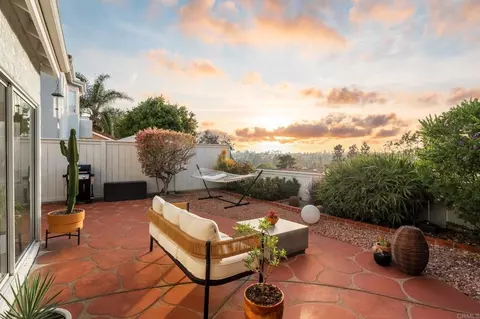 1575 Golfcrest Pl, Vista, CA 92081