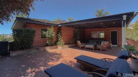 Exterior - 215 N Vulcan Ave, Encinitas, CA 92024 photo 8 of 10