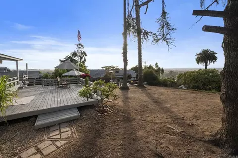 Exterior - 1330 Tower Dr, Vista, CA 92083 photo 10 of 14
