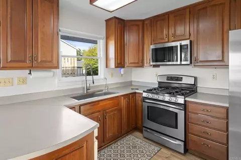 Kitchen - 1330 Tower Dr, Vista, CA 92083 photo 4 of 6