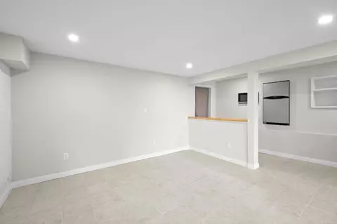 Living - 1330 Tower Dr, Vista, CA 92083 photo 6 of 7