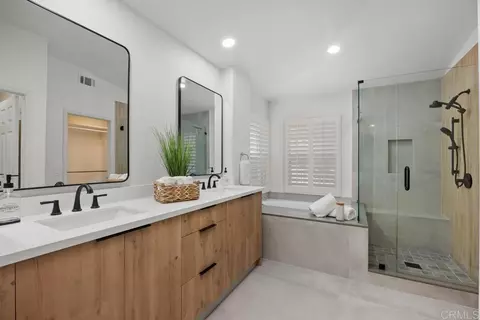 Bath - 1702 Blackbird Cir, Carlsbad, CA 92011 photo 1 of 4