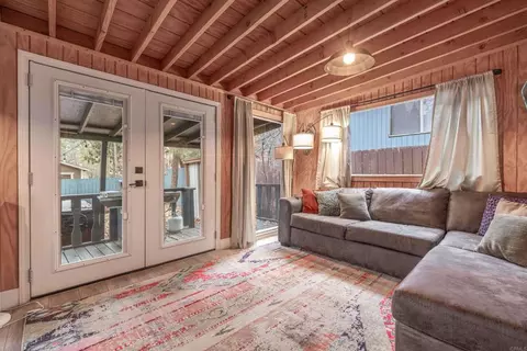 Living - 271 Leonard Ln, Sugarloaf, CA 92386 photo 2 of 4