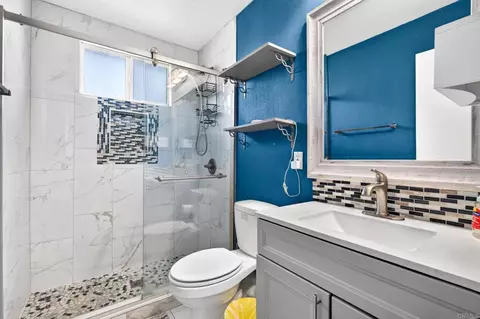Bath - 1601 Cherry Pl, Escondido, CA 92027 photo 1 of 1