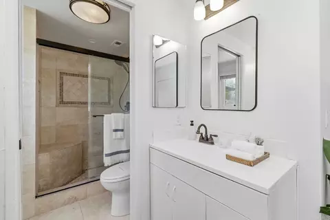 Bath - 13619 Atoka Pl, Poway, CA 92064 photo 1 of 4