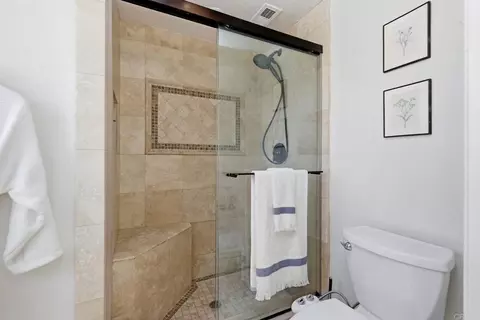 Bath - 13619 Atoka Pl, Poway, CA 92064 photo 3 of 4