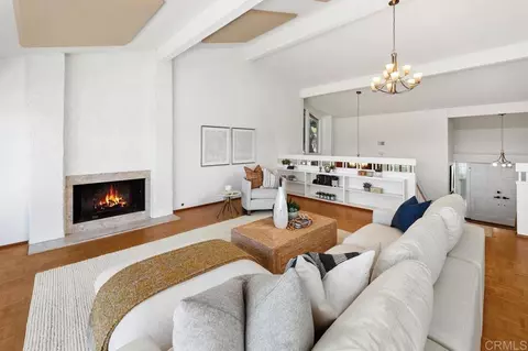 Living - 2020 Caminito Circulo Sur, La Jolla, CA 92037 photo 2 of 3