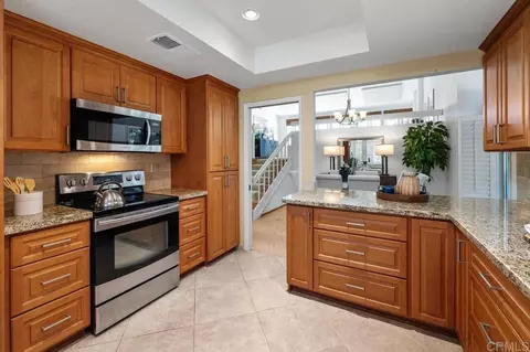Kitchen - 2020 Caminito Circulo Sur, La Jolla, CA 92037 photo 2 of 2
