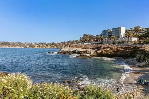 View/Area - 2020 Caminito Circulo Sur, La Jolla, CA 92037 photo 1 of 3