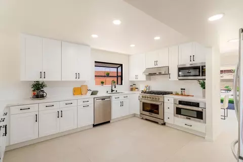 Kitchen - 5736 Soledad Mountain Rd, La Jolla, CA 92037 photo 2 of 3