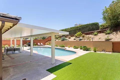 Exterior - 5736 Soledad Mountain Rd, La Jolla, CA 92037 photo 5 of 8
