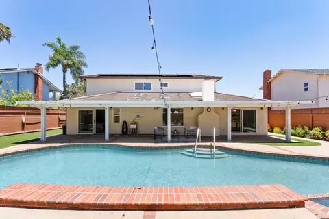 Exterior - 5736 Soledad Mountain Rd, La Jolla, CA 92037 photo 2 of 8