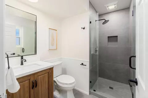 Bath - 5736 Soledad Mountain Rd, La Jolla, CA 92037 photo 3 of 4