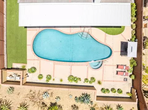 Exterior - 5736 Soledad Mountain Rd, La Jolla, CA 92037 photo 7 of 8