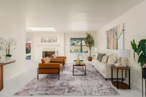 Living - 5736 Soledad Mountain Rd, La Jolla, CA 92037 photo 2 of 3