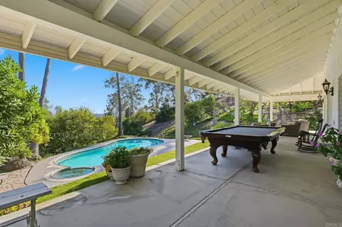 Exterior - 3830 Lake Garden Dr, Fallbrook, CA 92028 photo 7 of 10