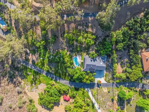 View/Area - 3830 Lake Garden Dr, Fallbrook, CA 92028 photo 11 of 12