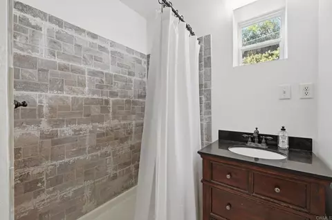 Bath - 3830 Lake Garden Dr, Fallbrook, CA 92028 photo 6 of 6