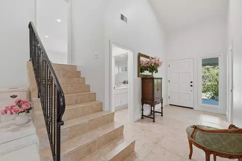 Entry Way - 3830 Lake Garden Dr, Fallbrook, CA 92028 photo 2 of 3