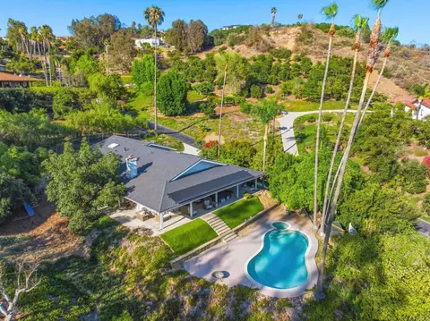 View/Area - 3830 Lake Garden Dr, Fallbrook, CA 92028 photo 2 of 12