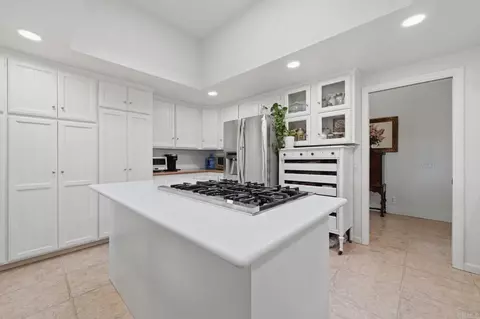 Kitchen - 3830 Lake Garden Dr, Fallbrook, CA 92028 photo 3 of 5