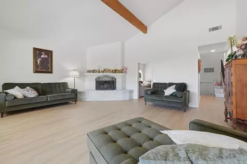 Living - 3830 Lake Garden Dr, Fallbrook, CA 92028 photo 2 of 2