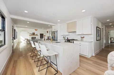 Kitchen - 2101 Grandview St, Oceanside, CA 92054 photo 4 of 5