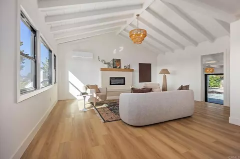 Living - 2101 Grandview St, Oceanside, CA 92054 photo 1 of 3